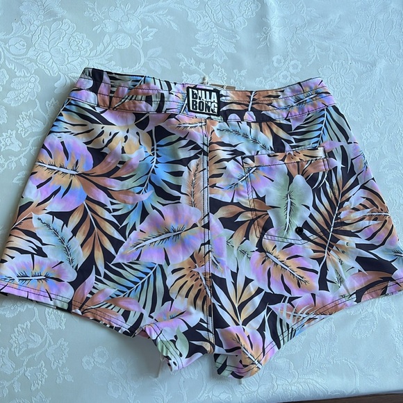 Billabong “Postcards From Paradise” Boardshorts - Picture 3 of 4